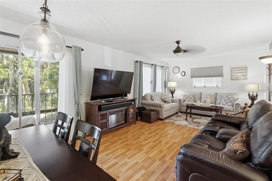 Welcome to this charming and incredibly well-maintained - photo 9