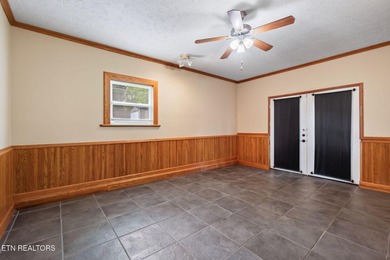 Welcome to this charming 3-bedroom, 1-bath home with a versatile - photo 7