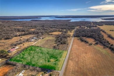 Desirable 3 acres +/- and comes with a Boat Dock (approximately - photo 2