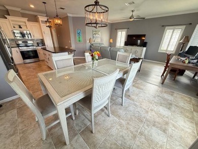 Welcome to your beautifully maintained, move-in ready lakefront - photo 14