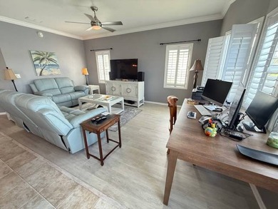 Welcome to your beautifully maintained, move-in ready lakefront - photo 15