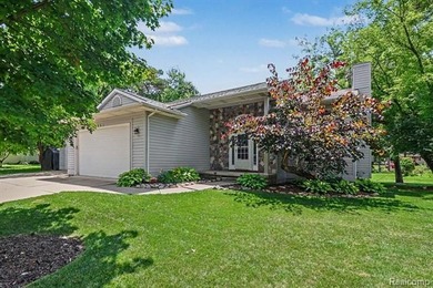 Charming colonial on a quiet dead-end street in Howell South of - photo 1