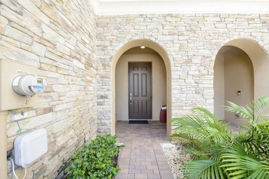Step into this beautifully maintained 3-bedroom, 2.5-bath - photo 4