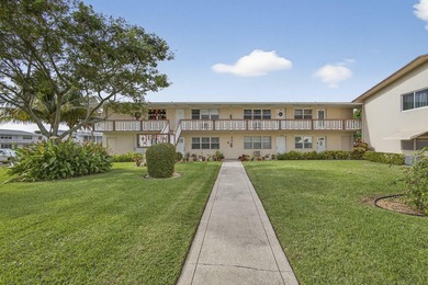 Stunning fully renovated corner-unit condo in a premier 55+ - photo 3