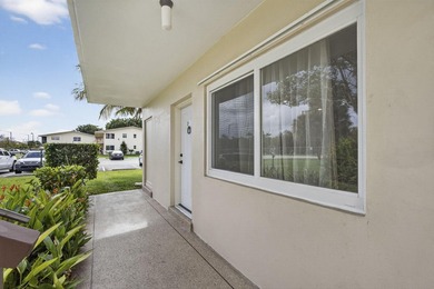 Stunning fully renovated corner-unit condo in a premier 55+ - photo 8