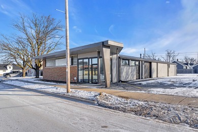 Commercial Opportunity with Endless Possibilities! Highly