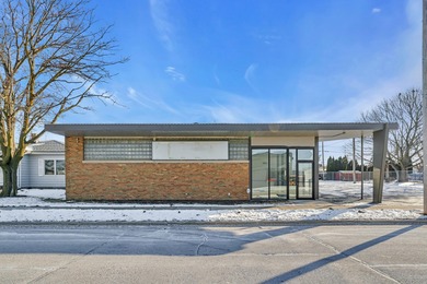 Commercial Opportunity with Endless Possibilities! Highly