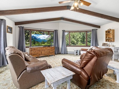 Big views and lots of space in this 3700sf home on nice .95/acre - photo 17