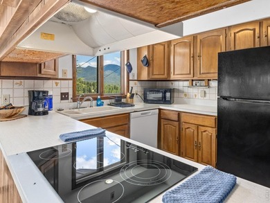 Big views and lots of space in this 3700sf home on nice .95/acre - photo 19
