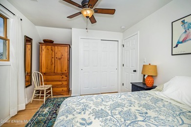 Beautifully crafted 3 bedroom, 2.5 bath home offering quality - photo 21