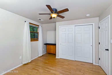Beautifully crafted 3 bedroom, 2.5 bath home offering quality - photo 25