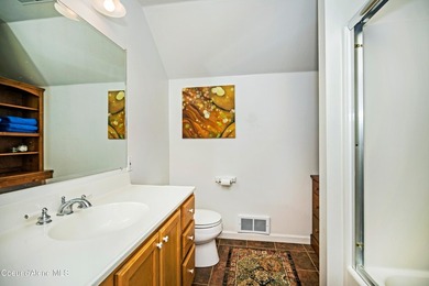 Beautifully crafted 3 bedroom, 2.5 bath home offering quality - photo 26