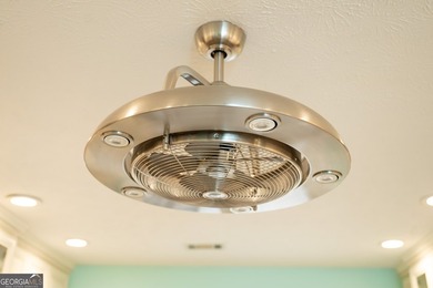 Welcome home to this beautifully maintained 4-bedroom, 2-bath - photo 26