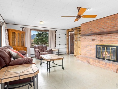 Big views and lots of space in this 3700sf home on nice .95/acre - photo 29