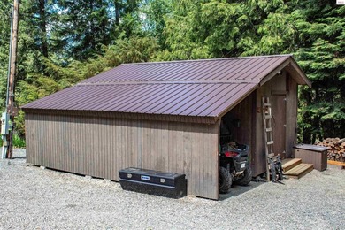 Beautifully crafted 3 bedroom, 2.5 bath home offering quality - photo 30