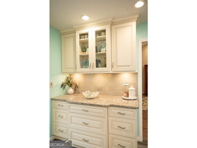 Welcome home to this beautifully maintained 4-bedroom, 2-bath - photo 31