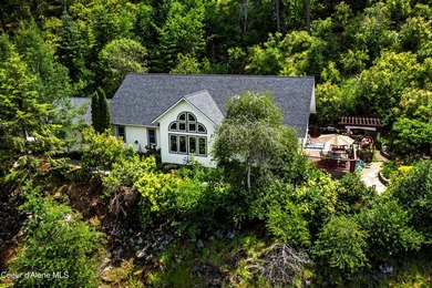 Beautifully crafted 3 bedroom, 2.5 bath home offering quality - photo 38