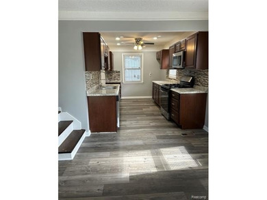Come take a look at this beautifully updated and move-in-ready - photo 6