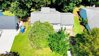 Welcome to easy living in the desirable lakefront community of - photo 9