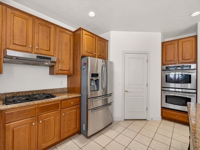 Stunning home in the desirable Grandview neighborhood! Features - photo 30