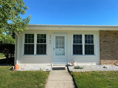 Beautifully Updated Greenbriar Model features 2 Bedrooms, 1 Full - photo 1