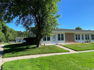 Beautifully Updated Greenbriar Model features 2 Bedrooms, 1 Full - photo 9