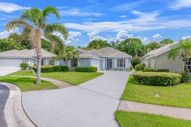 Welcome home to this meticulously maintained, newly painted - photo 3