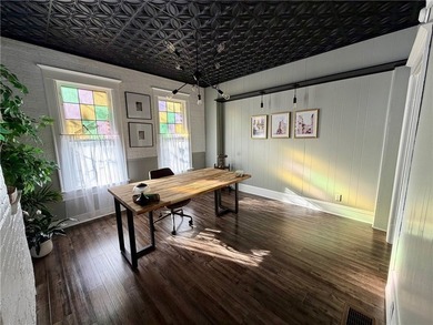 Welcome to this stunning, fully remodeled 3-bedroom, 2 full-bath - photo 11