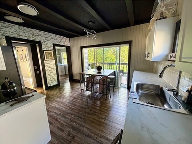 Welcome to this stunning, fully remodeled 3-bedroom, 2 full-bath - photo 19