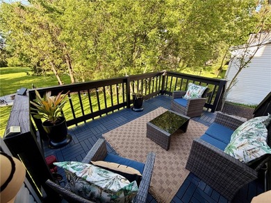 Welcome to this stunning, fully remodeled 3-bedroom, 2 full-bath - photo 23
