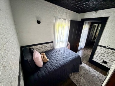Welcome to this stunning, fully remodeled 3-bedroom, 2 full-bath - photo 30