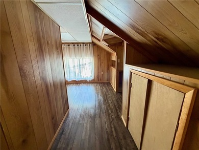 Welcome to this stunning, fully remodeled 3-bedroom, 2 full-bath - photo 31