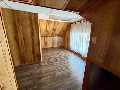 Welcome to this stunning, fully remodeled 3-bedroom, 2 full-bath - photo 32