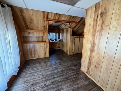 Welcome to this stunning, fully remodeled 3-bedroom, 2 full-bath - photo 36