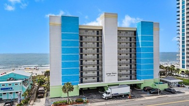 The ocean views are spectacular from this stunning 3 bed 2 bath - photo 42