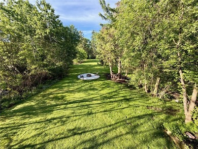 Welcome to this stunning, fully remodeled 3-bedroom, 2 full-bath - photo 44