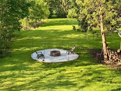 Welcome to this stunning, fully remodeled 3-bedroom, 2 full-bath - photo 45