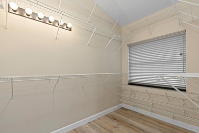 Very rare and desirable, completely updated end unit 1-story - photo 17