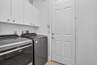 Welcome to this beautifully maintained 3-bedroom, 2.5-bath - photo 20