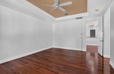 Welcome to this beautifully maintained 3-bedroom, 2.5-bath - photo 32