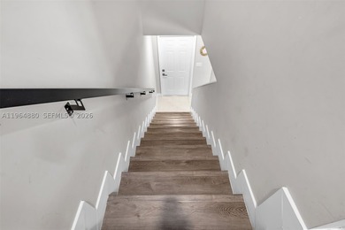 FULLY-FUNCTIONING, TURNKEY, LICENSED SHORT-TERM RENTAL 3 BED/2.5 - photo 33