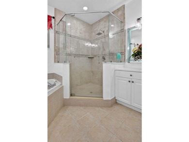 Welcome to this beautifully maintained 3-bedroom, 2.5-bath - photo 36
