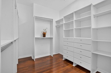 Welcome to this beautifully maintained 3-bedroom, 2.5-bath - photo 37