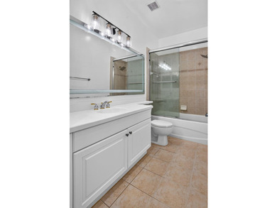 Welcome to this beautifully maintained 3-bedroom, 2.5-bath - photo 43