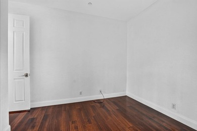 Welcome to this beautifully maintained 3-bedroom, 2.5-bath - photo 46