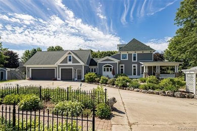 A true masterpiece filled with distinctive architectural details - photo 1