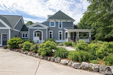 A true masterpiece filled with distinctive architectural details - photo 10