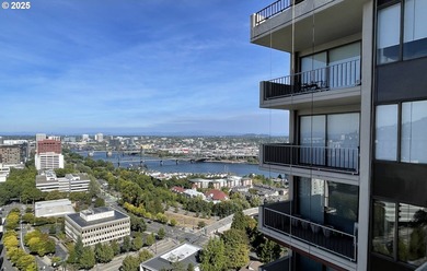 Willamette River - Multnomah County Condo For Sale in Portland Oregon