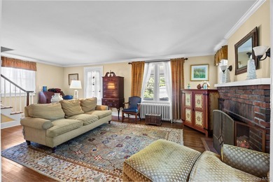 Welcome to this wonderful, expanded Colonial with a spacious - photo 11