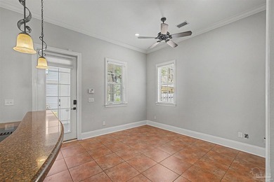 Beautiful custom home in Aragon! Main residence has a spacious - photo 13